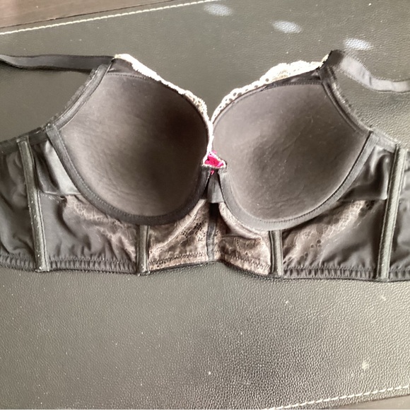 Victoria's Secret Black Bra with Cream Lace and Pink Bow - Picture 2 of 3